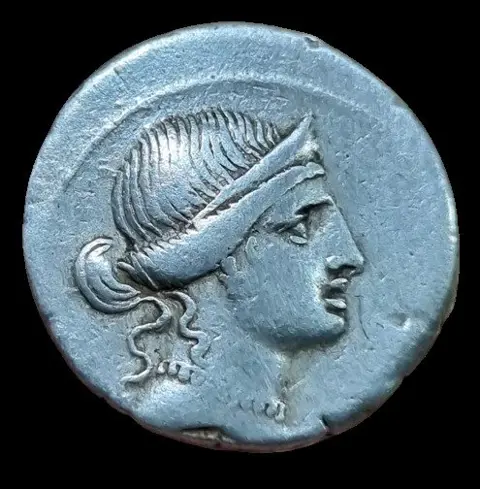 Romeinse Republiek (Imperatoriaal). Octavianus. AR Denarius,Rome, autumn 32-summer 31 BC