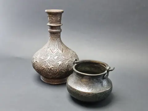 Pot, Fles of Waterpijp basis (2) - Brons, Koper - India - 19e eeuw