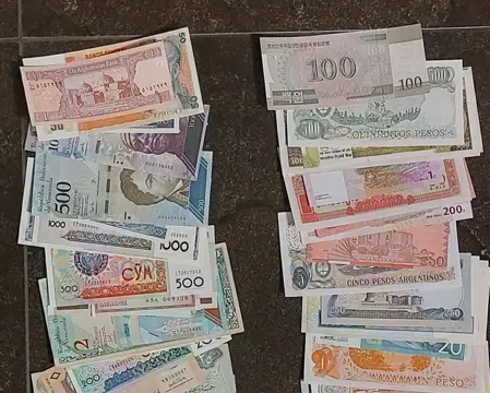 World - 300 different banknotes 1942 - 2022