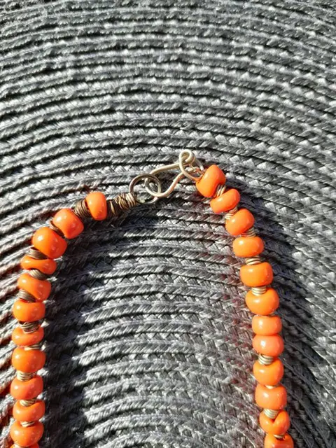 Halsketting - Zilver en koraal. - Noord Afrika - Tweede helft 20e eeuw