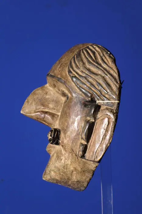 Dans masker - Hout, glazen ogen, sporen van verf - Guatemala