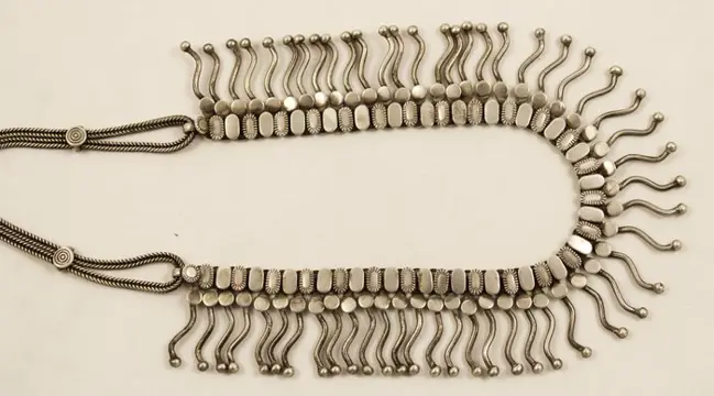 Halsketting, Sieraden (1) - Hoogwaardig zilver - India - Tweede helft 20e eeuw