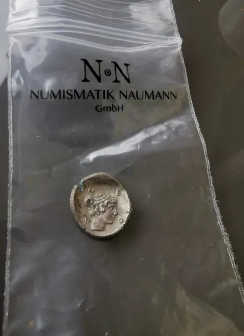 Macedonië, Neapolis. AR Hemidrachm,424-350 BC