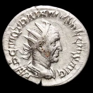 Romeinse Rijk. Trajan Decius (AD 249-251). AR Antoninianus,Rome - DACIA. Dacia, wearing long robes.