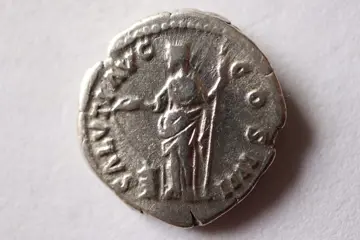 Romeinse Rijk. Lot of 2 Denarii,Antoninus Pius (AD 138-161) and Septimius Severus (AD 193-211)