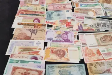 Wereld - Lot various banknotes 5 x 100 different - (500 banknotes)