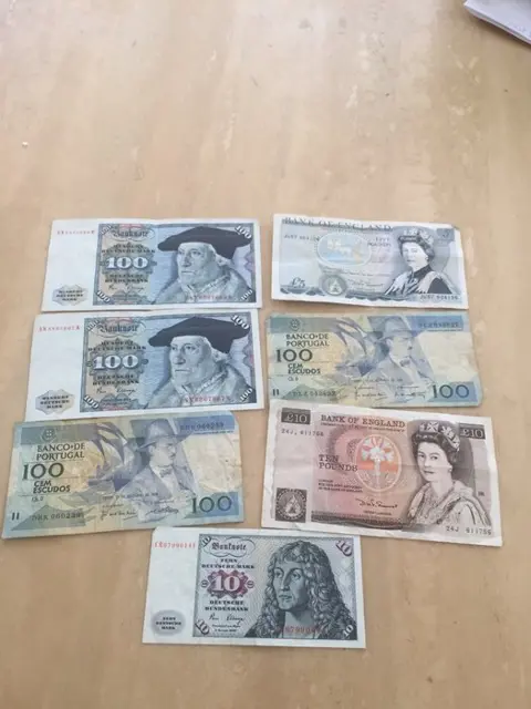 Wereld - 7 banknotes - Various dates