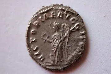 Romeinse Rijk. Lot of 2 Antoniniani,Gallienus (AD 253-260) / Valerian II (AD 256-258)