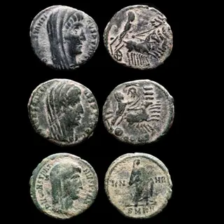 Romeinse Rijk. Kavel bestaande uit drie (3) Æ halve Folles (postuum geslagen) van Divus Constantine I, died AD 337,Emperor driving galloping quadriga, manus Dei reaching down from above (2) and Veneranda Memoria.