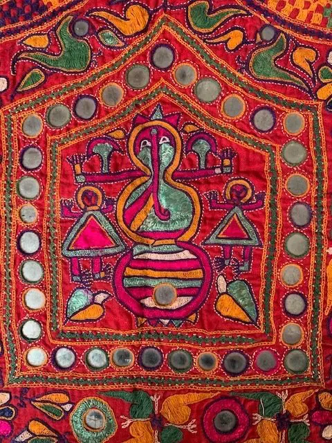 Borduurwerk (2) - Katoen - Sthapana, Torana - India - 20e eeuw