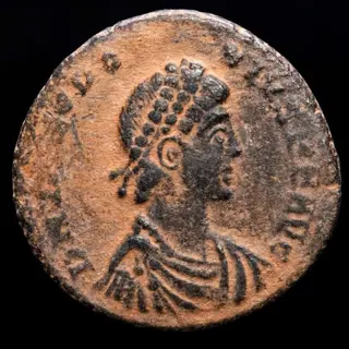 Romeinse Rijk. Theodosius I (379-395 n.Chr.). Kavel bestaande uit twee bijzondere bronzen Maiorina,Cyzicus and Nicomedia - VIRTVS EXERCITI, Emperor foot on captive, holding labarum and globe.