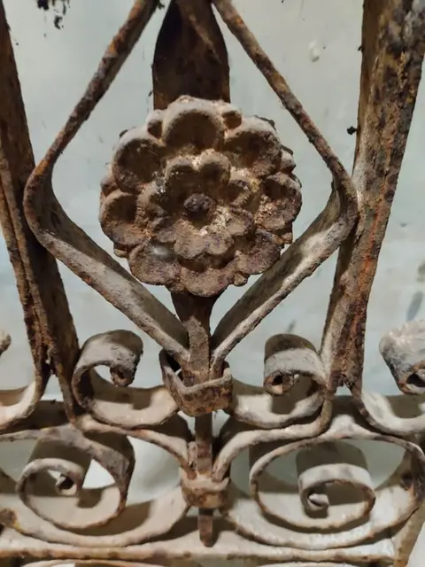 Twee grote raam roosters - IJzer (gesmeed) - Eind 19e eeuw