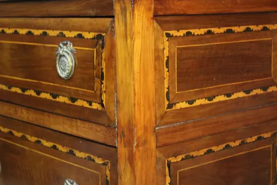 XVIII. Eeuwse Louis XVI-dressoir in circa 1770 Frankrijk - Louis XVI - Walnoot - 18e eeuw