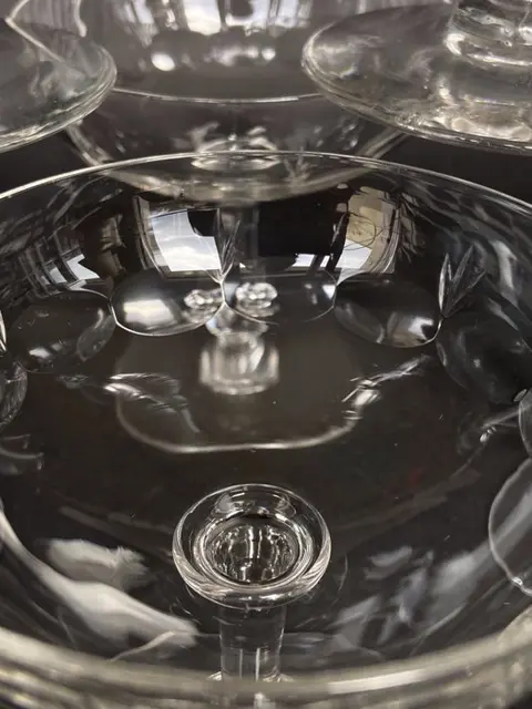 Baccarat - Schitterende serie van 6 champagneglazen - model "Scales and palmettes". - Geslepen kristal - 1900