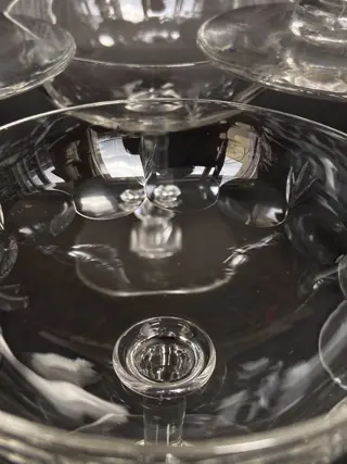Baccarat - Schitterende serie van 6 champagneglazen - model "Scales and palmettes". - Geslepen kristal - 1900