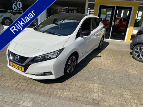 Nissan Leaf Tekna 40 kWh CAMERA AIRCO ECC PARKEERSENSOREN TWO TONE COLOR CPV ELEKTR.RAMEN