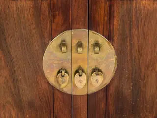 Koffer met drie laden LIANSANCHU - Huanghuali, Zitan - China - Qing Dynastie (1644-1911)