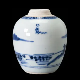 Theebusje (1) - Blauw en wit - Porselein - Visser in rivierlandschap met bergen - China - Kangxi (1662-1722)