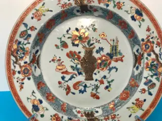 Schotel (1) - Familie rose - Porselein - A Very rare Chinese Porcelain - China - Kangxi (1662-1722)