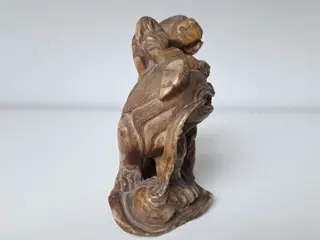 Chinees Speksteen Beeldhouwwerk van een Foo Leeuw - Speksteen - China - 19e - 20e eeuw