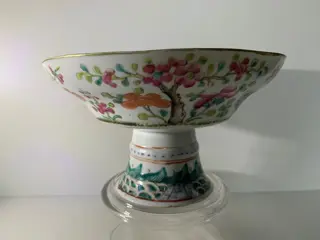 Stam beker (1) - Fencai, Floraal, Mille fluer - Porselein - Bloemen, Lotusbloem, Perzik, Pruimenbloesem - China - Eind 19e - begin 20e eeuw