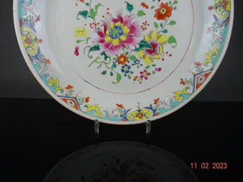 Grote schotel - Porselein - China - Qianlong (1736-1795)