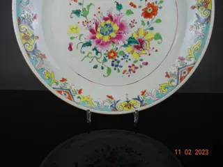 Grote schotel - Porselein - China - Qianlong (1736-1795)