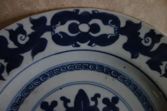 Borden (2) - Porselein - Bestemd voor de Europese markt (Croix Florencee) - China - Kangxi (1662-1722)