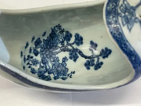 Schenker (1) - Keramiek - China - Qing Dynastie (1644-1911)