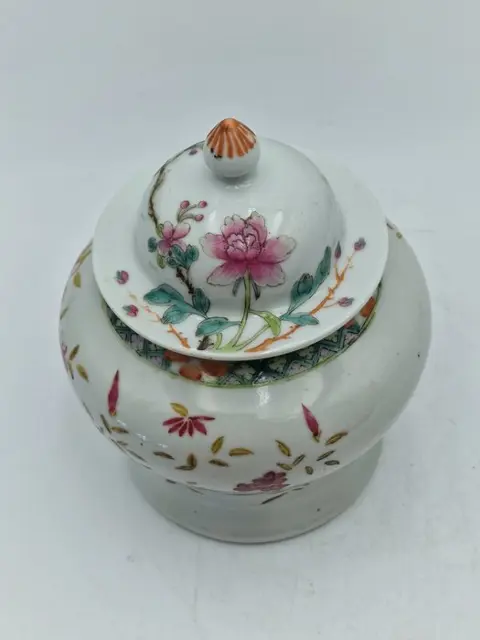 Pot en deksel (1) - Familie rose - Porselein - China - 19e eeuw