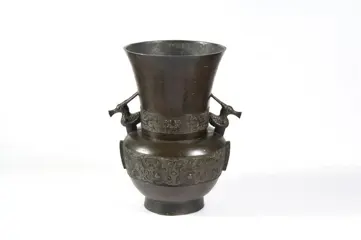 Vaas (1) - Brons - Rare archaicstyle bronzevase - China - Qing Dynastie (1644-1911)