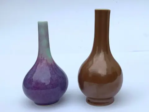 Flesvaas (2) - Batavia en Flambé glazuur - Porselein - China - Laat 20e eeuw