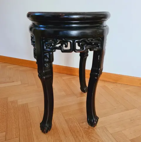 Chinese carved stand (1) - Hout, Lak, Zacht steen - China - 19e - 20e eeuw