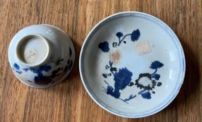 Chinees kraakporselein kop en schotel1751 (2) - Porselein - Chinees kraakporselein uit het schip de Geldermalsen wat schipbreuk later in 1752 - China - 17e - 18e eeuw