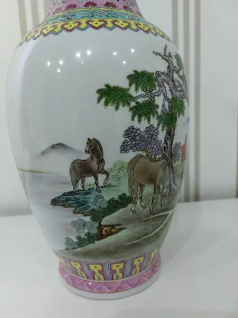 Vaas (2) - Porselein - paarden - China - Tweede helft 20e eeuw