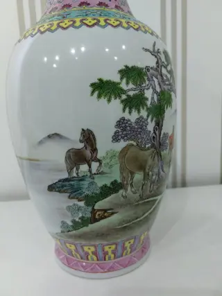 Vaas (2) - Porselein - paarden - China - Tweede helft 20e eeuw