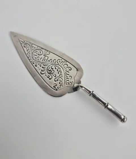 Miniatuur, Bladwijzer gebruikt als taartspatel - Zilver - China - 19e - 20e eeuw