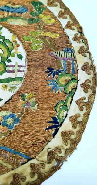 Borduurwerk (1) - Linnen, Zijde - Meraviglioso e antico ricamo cinese - China - 19e eeuw