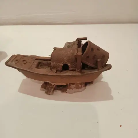 Beelden (5) - Craquelé - Steengoed - Mudmen - China - 20e eeuw