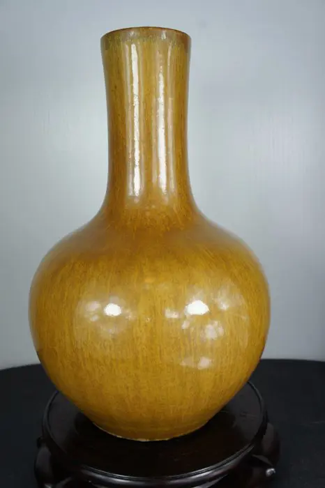 Vaas (1) - Porselein - China - Tweede helft 20e eeuw