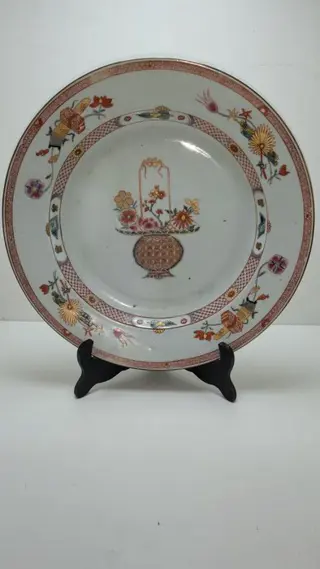 Grote schotel (1) - Porselein - Familie Rose - China - Yongzheng (1723-1735)