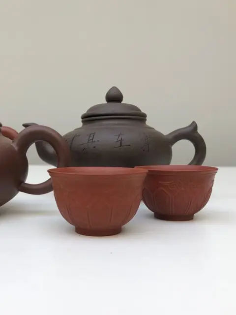 Theeservies (7) - Yixing klei - China - Tweede helft 20e eeuw