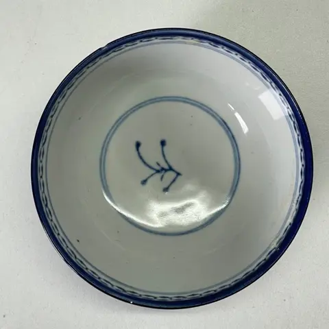 Kommen en Schotels (7) - Blauw en wit - Porselein - China - Qing Dynastie (1644-1911)