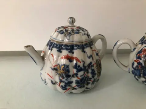 Theepotten (2) - Imari - Porselein - China - 18e eeuw