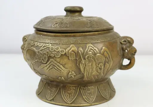 grote pot rijk versierd - Gepatineerd brons - China - Modern