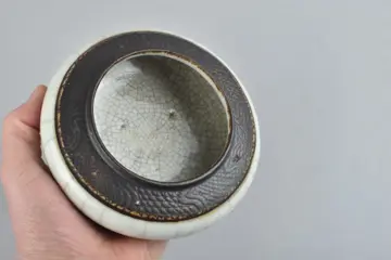 EEN GROTE CHINESE NANKING-BORSTELWASMACHINE (ONDERWERPEN OBJECT) - Porselein - China - 19e eeuw