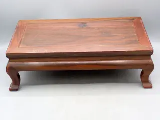 Staander in de vorm van een tafel - hard hout - China - Tweede helft 20e eeuw