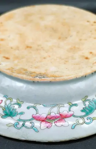 Schotel (1) - Porselein - Draak, Feniks - Prezioso grade piatto cinese dipinto a mano - China - Eind 19e eeuw