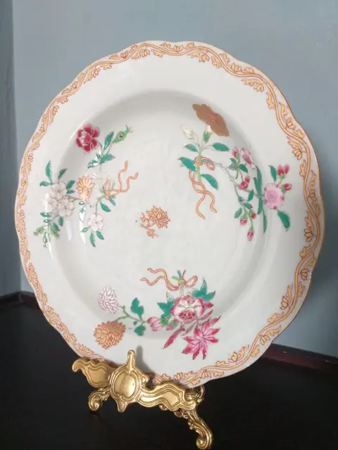 Bord - Familie rose - Porselein - Floral Bouquet - China - Late Yongzheng - vroege Qianlong-periode