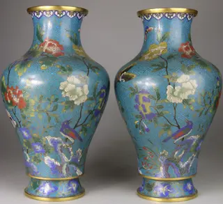 Vaas, Paar (2) - Brons, Cloisonné emaille - China - Late Qing - Vroege Republiek